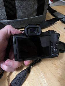 Canon EOS M50 + EF-M 15-45mm (2 foto / 7)