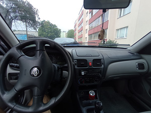 Nissan Almera 2001 (6 foto / 6)