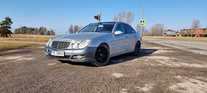 Mercedes-Benz E 320 (2 foto / 9)