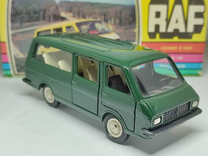 Mudelauto RAF 2203. 1983a. A18. 1:43 (1 foto / 7)