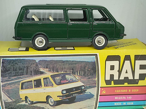Mudelauto RAF 2203. 1983a. A18. 1:43 (3 foto / 7)