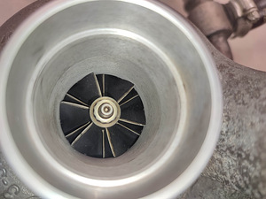 Turbo Audi A8 D3 4.2TDI 240kw 765312 05714 (6 foto / 8)