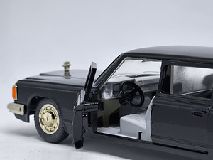 Mudelauto ZIL 115. USSR. 1989a. 1:43 (3 foto / 8)