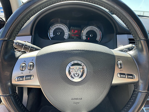 Jaguar XF 2.7 152kW (11 foto / 13)