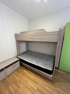 Narivoodi madratsitega (2 foto / 7)