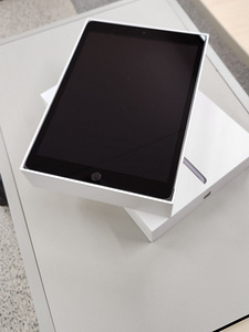 Планшет Apple iPad 10.2" Wi-Fi 64ГБ - Space Grey 9th Gen MK2 (1 фото из 2)