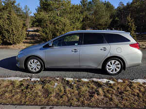 Дизельная Toyota Auris (5 фото из 8)