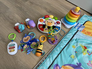 Fisher price tegelustekk ja mänguasjad (2 foto / 2)