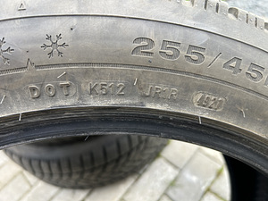 Шины Dunlop Winter Sport 5 SUV 255/45 R20 (2 фото из 5)