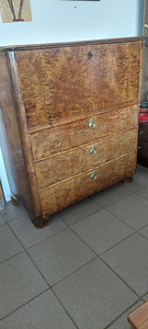 Деревянный комод (2 фото из 3)