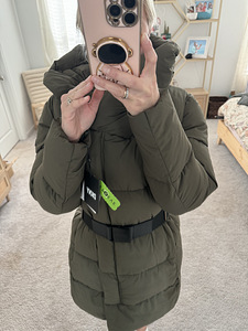 DKNY naiste soe talvejope (4 foto / 6)