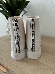Karl Lagerfeld naiste poolsaapad kummikud (3 foto / 6)