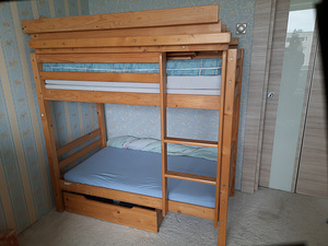 Narivoodi madratsitega (1 foto / 1)