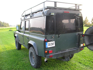 Land Rover Defender 110 STW 102 kW (3 foto / 15)