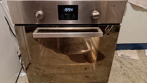Духовой шкаф Whirlpool (1 фото из 3)