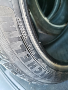 Michelin X-ICE NORTH 4 - 255/40 - R19 (1 foto / 8)