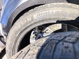 Michelin X-ICE NORTH 4 - 255/40 - R19 (7 foto / 8)