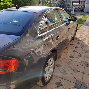 AUDI A4 B8 2008. 105kv. (6 foto / 14)