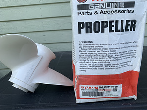 Yamaha propeller - гребной винт (3 фото из 4)