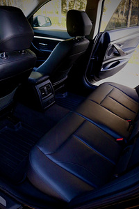 BMW 320D Xdrive Luxury 2.0 (135 KW) (5 foto / 11)
