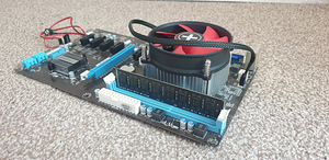 Emaplaat Esonic H81 (2 foto / 2)