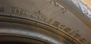 Rehv NEXEN , UUS , 215-70-R15C (5 foto / 5)