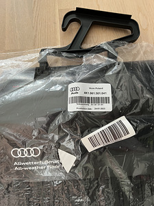 AUDI A6 (C8/4K, 2019>) OE orig. porimatid / kummimatid, ees (3 foto / 5)