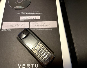 Vertu Ascent Monza Limited Edition (5 фото из 10)