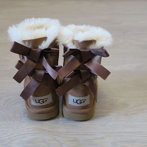 Оригинал! Сапоги UGG Bailey Bow s23,5 (2 фото из 6)