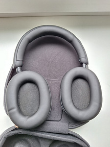 Sony mürasummutavad kõrvaklapid WH-1000XM5 (1 foto / 2)