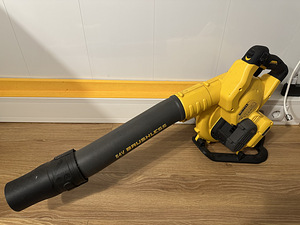 DeWALT akutoitega harjadeta tööriist (9 foto / 10)