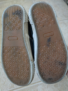 Тенниски Reserved р.29 (3 фото из 3)