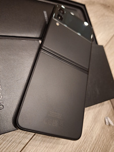 Samsung Galaxy Z Flip 3 128Gb Black (1 foto / 1)