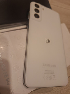Samsung Galaxy S21 FE 256Gb White (1 foto / 2)