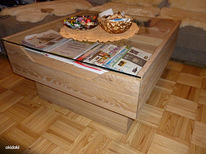 Диванный столик из дуба