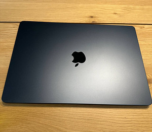 Apple MacBook Air 15" (2024) M3 (1 foto / 9)
