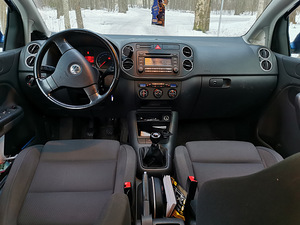VOLKSWAGEN GOLF PLUS 2.0 103kw DIISEL (7 foto / 9)