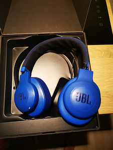 Juhtmevabad Bluetooth JBL e55bt kõrvaklapid (2 foto / 3)