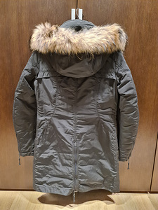 Parajumpers naiste parka, suurus L (2 foto / 3)