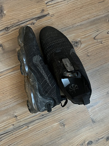 Вапормакс Flyknit 2020 (2 фото из 2)