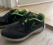 Кроссовки Nike 37.5