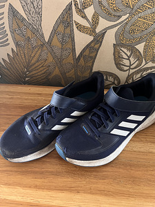 Кроссовки Adidas р.39,5 (2 фото из 2)