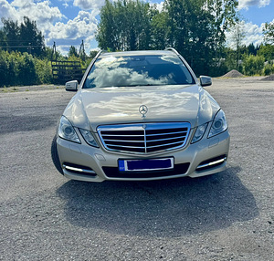 Mercedes-Benz E 220 2.1 125kW (2 foto / 8)
