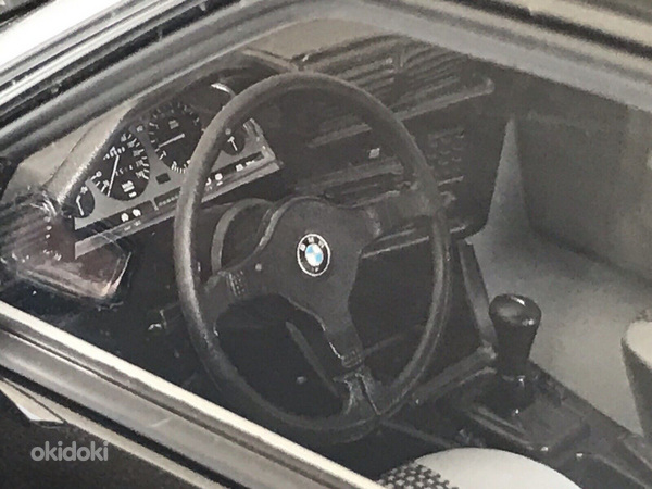 BMW E30 325I coupe mudelauto 1:18 (foto #4)