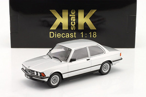 BMW E21 323 mudelauto 1:18 (8 foto / 9)