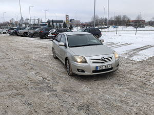 Toyota Avensis 2008 (8 foto / 9)