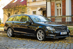 Mercedes-Benz C350d 2011 AMG пакет (1 фото из 11)