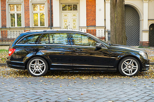 Mercedes-Benz C350d 2011 AMG пакет (7 фото из 11)