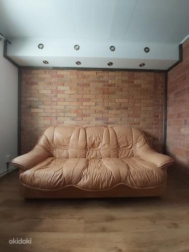 Раскладной кожаный диван (фото #2)