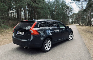VOLVO V60 (5 фото из 9)